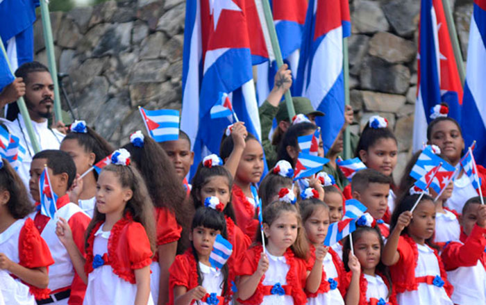 Niños participantes en el acto por el 10 de octubre en La Demajagua. Niños participantes en el acto por el 10 de octubre en La Demajagua.