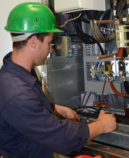 Instalación de la subestación eléctrica de la Planta Cloro Sosa, de Sagua la Grande.