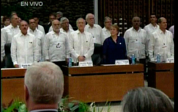 Firma de acuerdo sobre desarme entre FARC-EP y gobierno de Colombia. Firma de acuerdo sobre desarme entre FARC-EP y gobierno de Colombia.