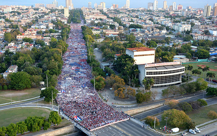 Vista aérea del desfile del Primero de Mayo en La Habana. Vista aérea del desfile del Primero de Mayo en La Habana.