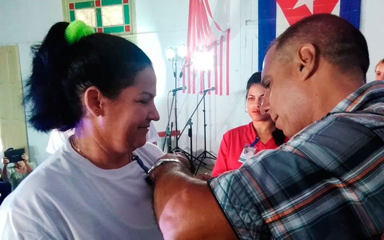 Midiala Ferrer recibe distinción Carlos Baliño. Midiala Ferrer recibe distinción Carlos Baliño.
