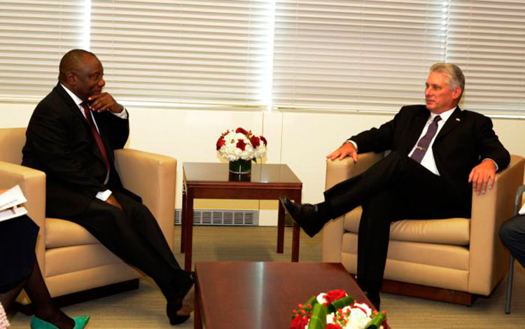 Encuentro de Miguel Díaz-Canel Bermúdez con Cyril Ramaphosa, presidente de Sudáfrica. Encuentro de Miguel Díaz-Canel Bermúdez con Cyril Ramaphosa, presidente de Sudáfrica.