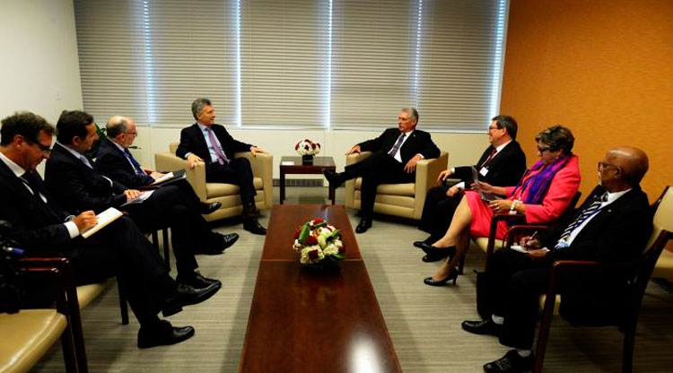 Encuentro de Miguel Dí­az-Canel Bermúdez con Mauricio Macri, presidente de Argentina.