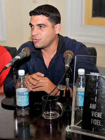 Wilmer Rodríguez presenta el libro Ahí viene Fidel. Wilmer Rodríguez presenta el libro Ahí viene Fidel.