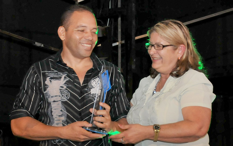 José Raúl Torres, premiado en Festival Provincial de Televisión de Villa Clara. José Raúl Torres, premiado en Festival Provincial de Televisión de Villa Clara.