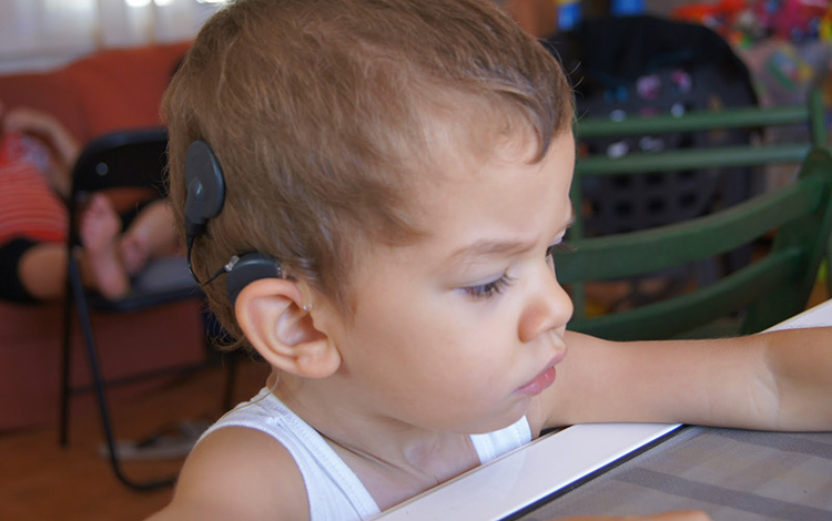 Servicios médicos en Cuba beneficiarán a niños dominicanos con problemas auditivos