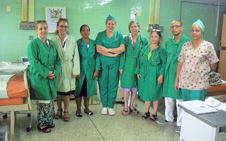 Equipo de servicio de Nefrología del hospital infantil de Villa Clara. Equipo de servicio de Nefrología del hospital infantil de Villa Clara.