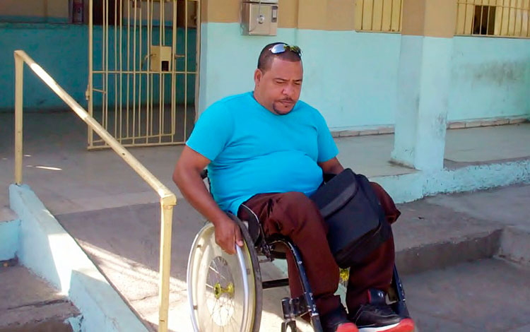 Rampa para personas discapacitadas, reparto Capiro, Santa Clara. Rampa para personas discapacitadas, reparto Capiro, Santa Clara.