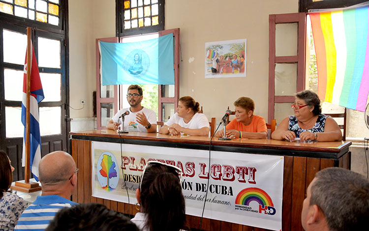 Encuentro de madres contra la homofobia, en Placetas, Villa Clara. Encuentro de madres contra la homofobia, en Placetas, Villa Clara, 16 de mayo de 2017.