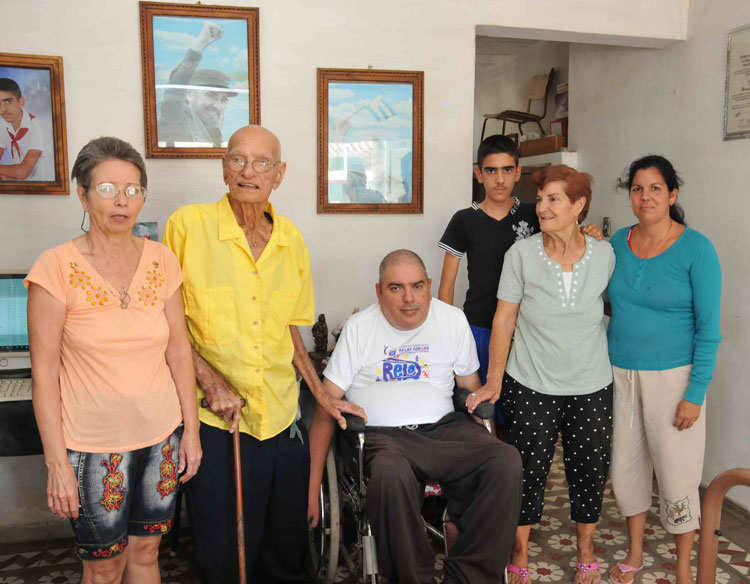 Yoel Ramos Mesa y su familia. Yoel Ramos Mesa y su familia.
