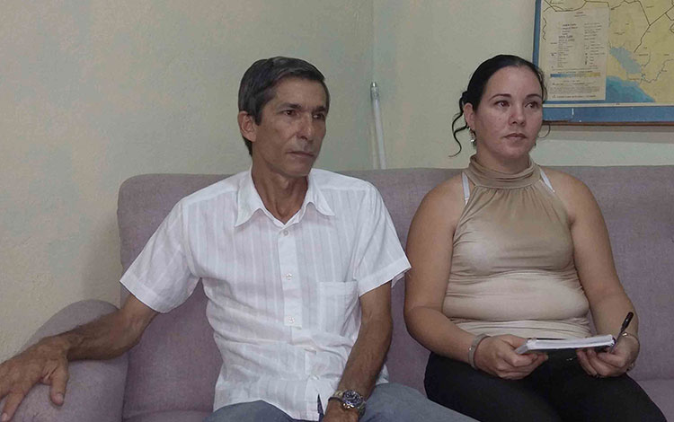 Julio César Rendón Jiménez y Elizabeth Conde Rodríguez, de la Oficina Nacional de Inspección del Trabajo (Onit)