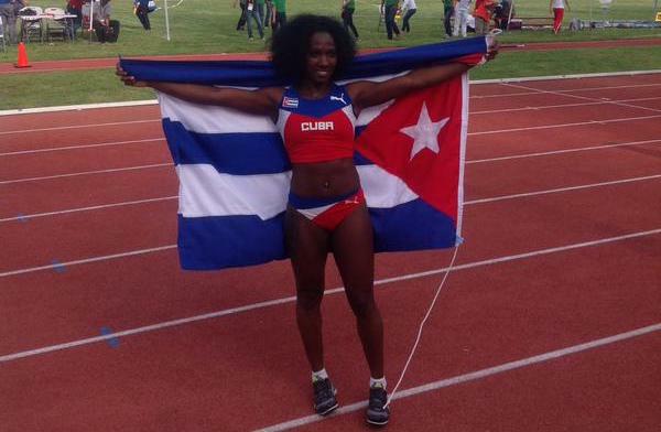 Cuban pole Vaulter Silva Sets CAC Record, Wins Gold