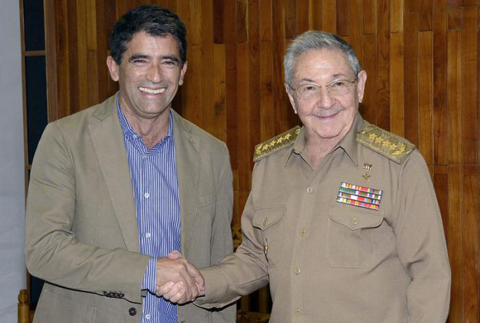 Raúl Castro Ruz y Raúl Fernando Sendic Rodríguez, Vicepresidente electo de la República Oriental del Uruguay