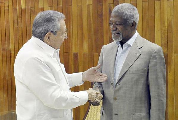 Raúl Castro Ruz y Kofi Annan.