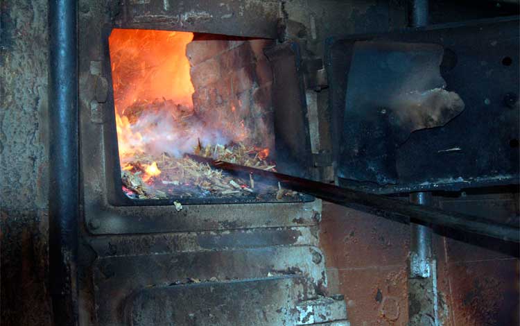 Área de hornos de la refinería Chiquitico Fabregat. Área de hornos y calderas de la refinería Chiquitico Fabregat.