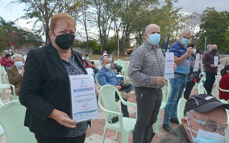 Reconocimiento a colectivos científicos destacados, entre ellos, el Centro de Bioactivos Químicos. Reconocimiento a colectivos científicos destacados, entre ellos, el Centro de Bioactivos Químicos.
