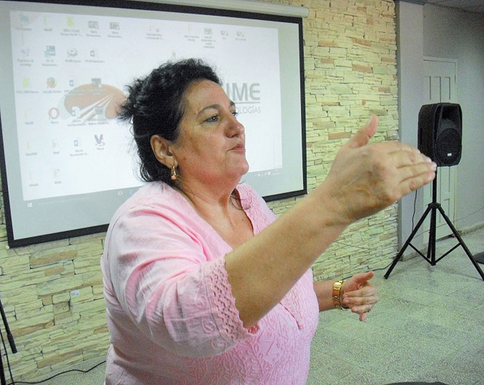 Edelys Saavedra Rodríguez, directora de la UEB Tecnosime y coordinadora del grupo gestor del Parque Científico Tecnológico. Edelys Saavedra Rodríguez, directora de la UEB Tecnosime y coordinadora del grupo gestor del Parque Científico Tecnológico.