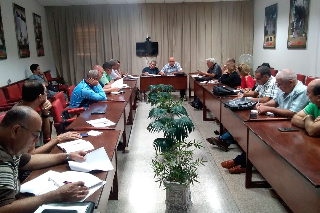 Encuentro sobre la aplicación de la ciencia en la fabricación de materiales de la construcción.