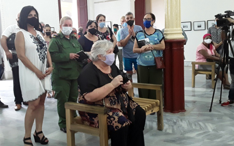 Aleida Guevara asiste a la exposición Che fotógrafo. Aleida Guevara asiste a la exposición Che fotógrafo.