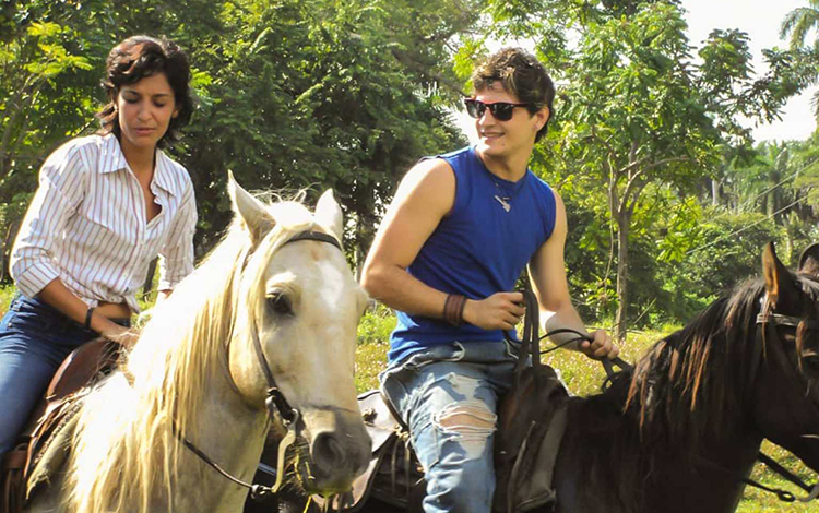 Actor Carlos Alberto Méndez en la novela Tierras de fuego.