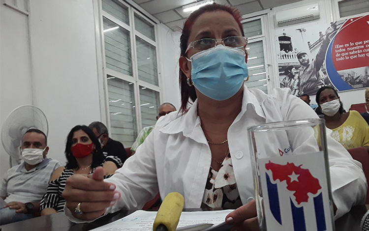 Gretza Sánchez Padrón, directora provincial de Salud, alertó a no bajar la guardia aunque los indicadores muestren mejoría en el control de la pandemia. (Foto: Francisnet Díaz Rondón) Gretza Sánchez Padrón, directora provincial de Salud, alertó a no bajar la guardia aunque los indicadores muestren mejoría en el control de la pandemia. (Foto: Francisnet Díaz Rondón)