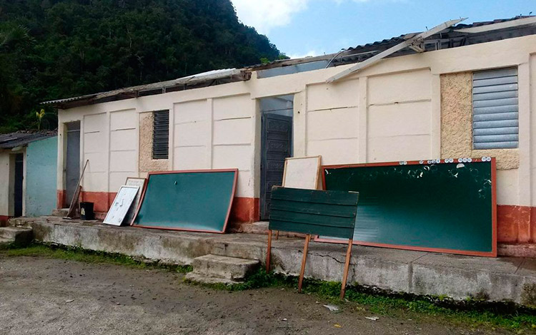 Afectaciones en el seminternado Mártires de Chile en la zona montañosa de Jibacoa, en Manicaragua, Cuba. Afectaciones en el seminternado Mártires de Chile en la zona montañosa de Jibacoa, en Manicaragua, Cuba.