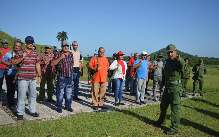 Impartición de instrucciones en el Día Territorial de la Defensa. Impartición de instrucciones en el Día Territorial de la Defensa.