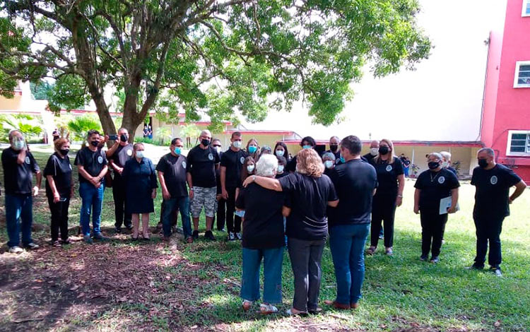 Las cenizas del exrector José Luis García Cuevas fueron esparcidas en los jardines de la UCLV. Las cenizas del exrector José Luis García Cuevas fueron esparcidas en los jardines de la UCLV.