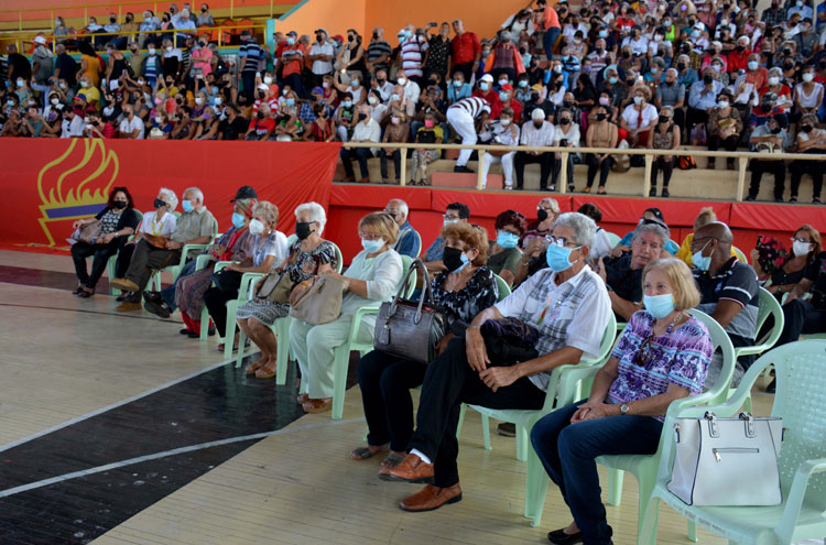 Reconocimiento a fundadores del Contingente Pedagógico Manuel Ascunce Domenech. Reconocimiento a fundadores del Contingente Pedagógico Manuel Ascunce Domenech.