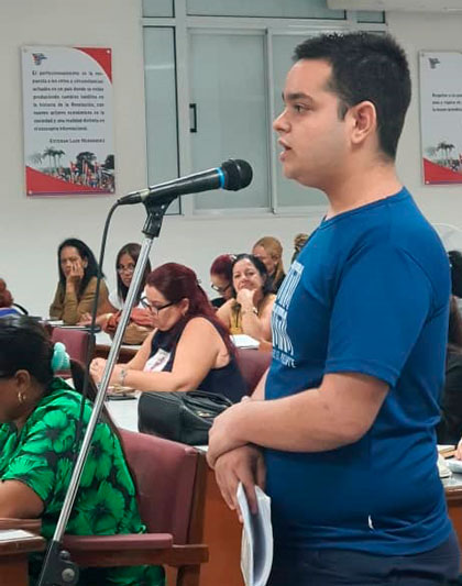 Maikel Castro Batista, presidente provincial de la Federación de Estudiantes de la Enseñanza Media (FEEM) en Villa Clara. Maikel Castro Batista, presidente provincial de la Federación de Estudiantes de la Enseñanza Media (FEEM) en Villa Clara.