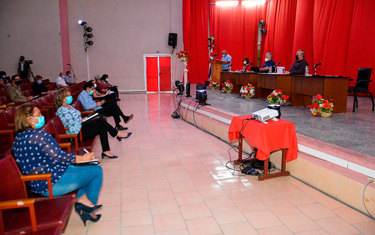 Reunión de análisis del control de la COVID-19 en Cienfuegos. Reunión de análisis del control de la COVID-19 en Cienfuegos.