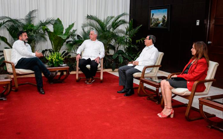 Eurodiputado Manu Pineda; presidente de Cuba, Miguel Díaz-Canel Bermúdez; canciller cubano, Bruno Rodríguez, y Ana María Mari, vicepresidenta de la Asamblea Nacional del Poder Popular. Eurodiputado Manu Pineda; presidente de Cuba, Miguel Díaz-Canel Bermúdez; canciller cubano, Bruno Rodríguez, y Ana María Mari, vicepresidenta de la Asamblea Nacional del Poder Popular.