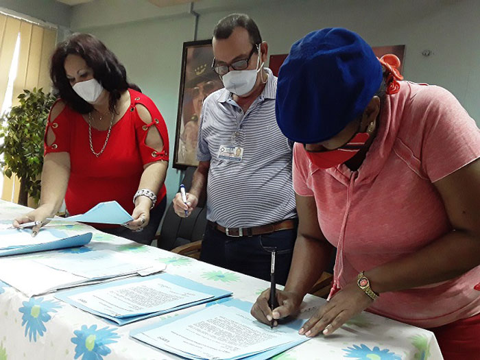 Constitución del círculo especializado de periodistas que atienden la industria de reciclaje en Villa Clara. Constitución del círculo especializado de periodistas que atienden la industria de reciclaje en Villa Clara.