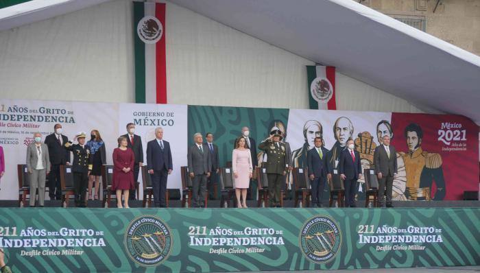 Acto por el aniversario 211 del Grito de Dolores, en México. Acto por el aniversario 211 del Grito de Dolores, en México.
