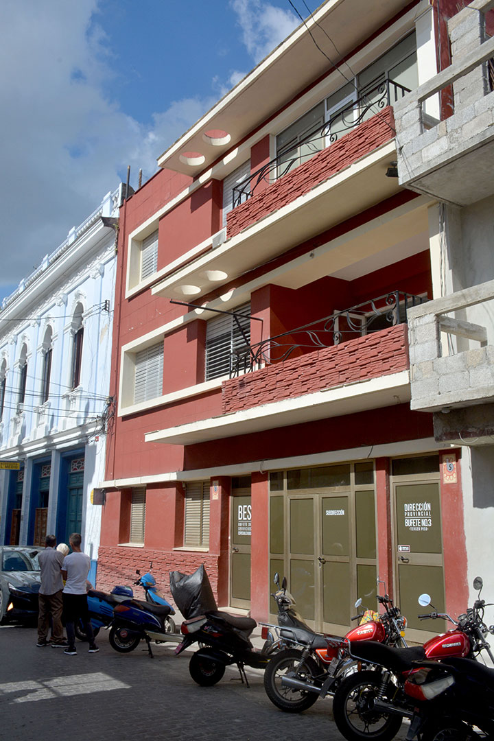 Bufete colectivo especializado en la atención de diferentes actores económicos.
