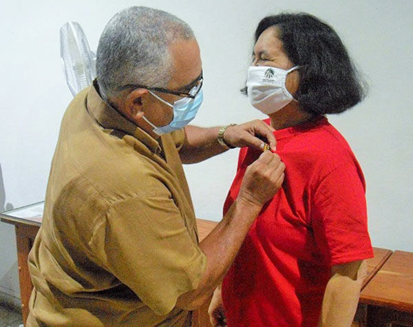 La investigadora Carmen Pons Pérez, galardonada con la Medalla Jesús Menéndez. La investigadora Carmen Pons Pérez, galardonada con la Medalla Jesús Menéndez.