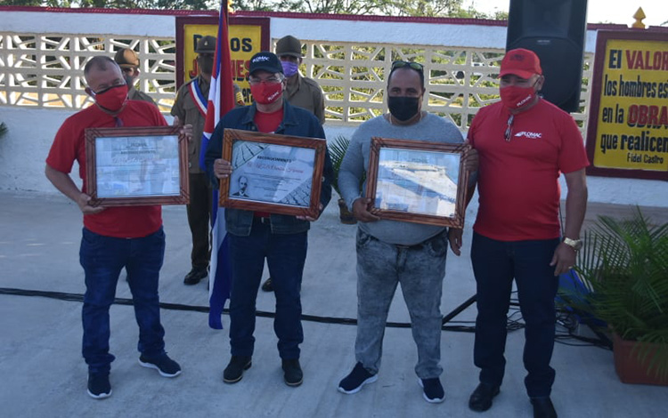 Unidades destacadas de la Empresa Plomac en Villa Clara. Unidades destacadas de la Empresa Plomac en Villa Clara.