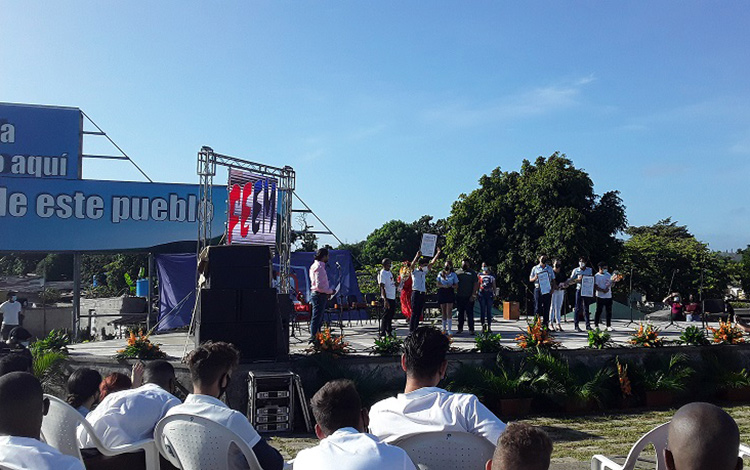 Reconocimiento a provincias destacadas en la FEEM. Reconocimiento a provincias destacadas en la FEEM.