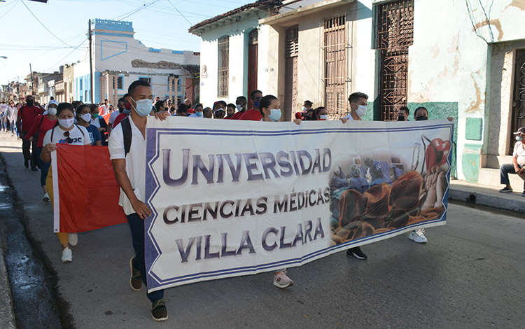 Marcha en Villa Clara en homenaje a los ocho estudiantes de Medicina el 27 de noviembre de 1871. Marcha en Villa Clara en homenaje a los ocho estudiantes de Medicina el 27 de noviembre de 1871.
