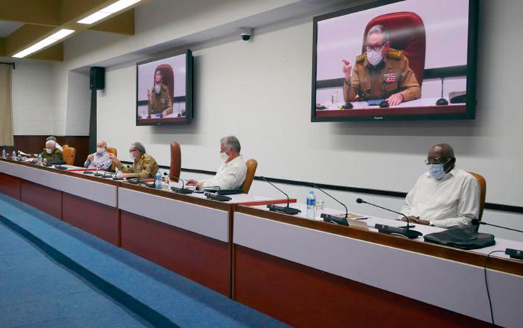 (Foto: Estudios Revolución) Reunión del Buró Politico del Partido Comunista de Cuba.