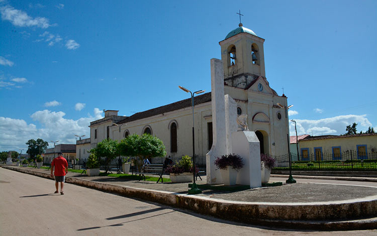 Iglesia de Quemado de Gí¼ines. Iglesia de Quemado de Gí¼ines.