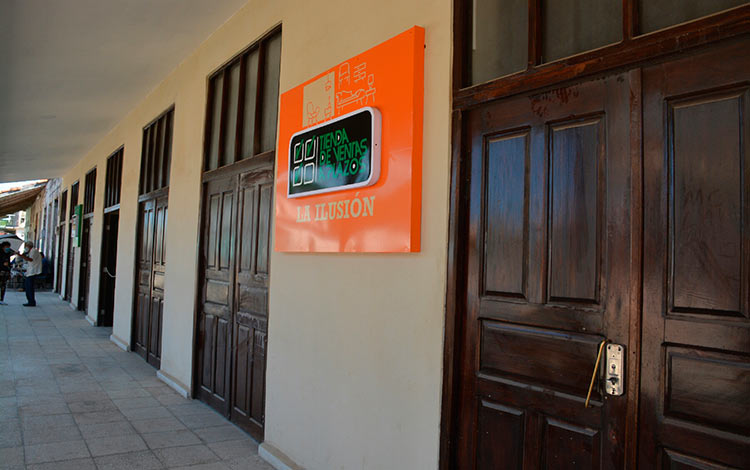 Tienda en el municipio de Quemado de Gí¼ines. Tienda en el municipio de Quemado de Gí¼ines.