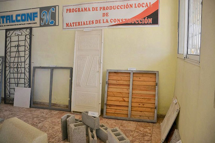 Producción de materiales de la construcción, de la empresa Metalconf, de Placetas. Producción de materiales de la construcción, de la empresa Metalconf, de Placetas.