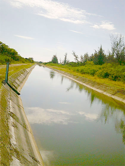 Canal costa norte, en Villa Clara, para el empleo de la acuicultura. Canal costa norte, en Villa Clara, para el empleo de la acuicultura.