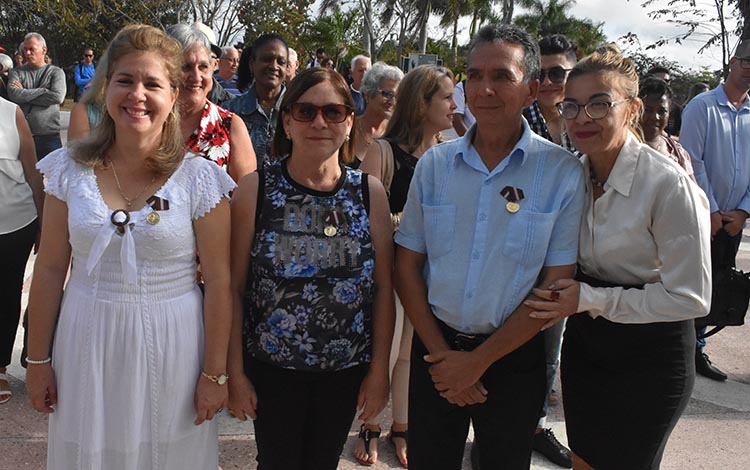 periodistas de Vanguardia recibieron la distinción Raúl Gómez García periodistas de Vanguardia recibieron la distinción Raúl Gómez García