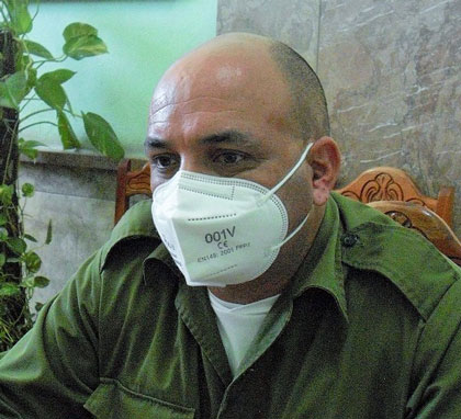 Roydel Aldereguía Hernández, jefe de servicios. Roydel Aldereguía Hernández, jefe de servicios.