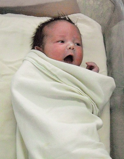 Helen, niña nacida de una madre en estado crítico por la COVID-19. Helen, niña nacida de una madre en estado crítico por la COVID-19.