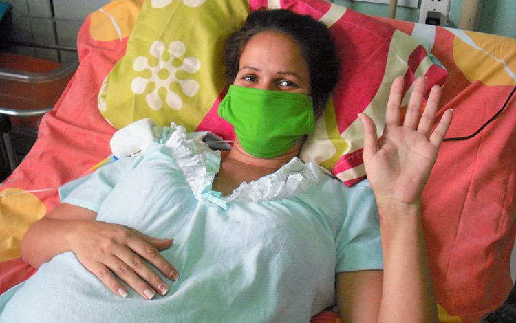 Maida Martínez Pérez, madre cienfueguera que le fue practicada cesárea en estado crítico por la COVID-19. Maida Martínez Pérez, madre cienfueguera que le fue practicada cesárea en estado crítico por la COVID-19.