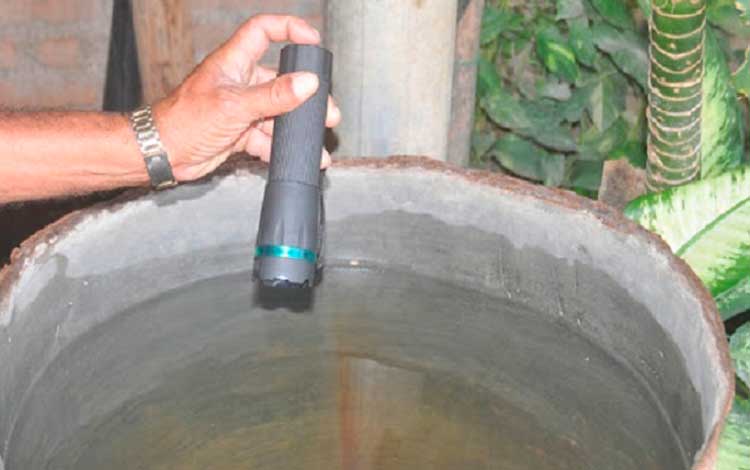 Tanques destapados, posible criadero del mosquito Aedes aegypti. Tanques destapados, posible criadero del mosquito Aedes aegypti.