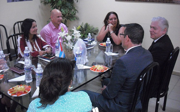 Intercambio de los académicos mexicanos con autoridades de Salud en Villa Clara. Intercambio de los académicos mexicanos con autoridades de Salud en Villa Clara.